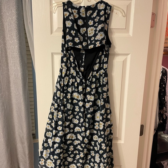Alice and Olivia Cutout Back Floral dress - Picture 5 of 6